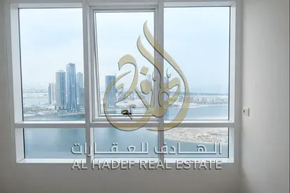 🏡 شقة غرفتين وصالة ومجلس للإيجار – الخان، الشارقة | إطلالة مباشرة على البحيرة صف أول