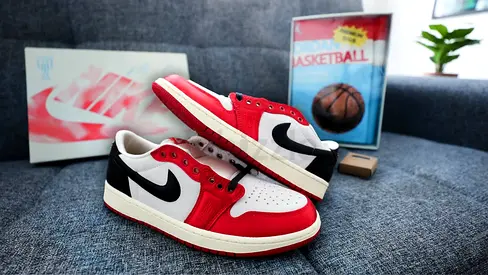 Jordan 1 Low Trophy Room Rookie Card Away US12