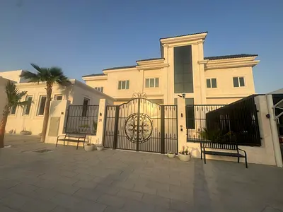 5 BR VILLA | MAJLIS | 2 LIVING AREAS | GARDEN