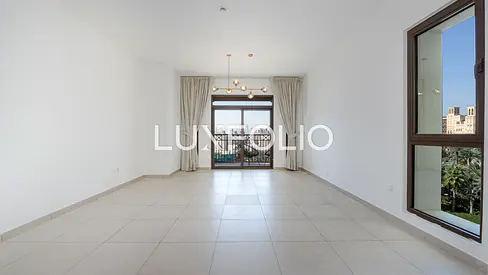 Bright 2 Bedroom | Vacant | Quiet MJL Location