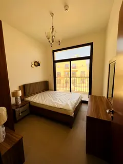 Private room with balcony available in JVC