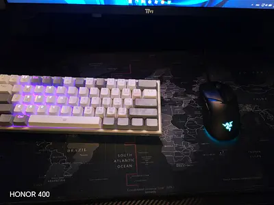 Keyboard  
Mouse and mouse pad