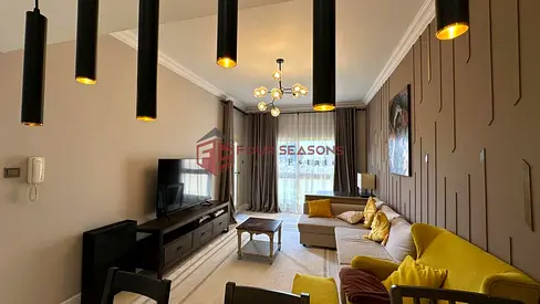 Bright Living by the Marina – Chic Apartment with Yellow Flair