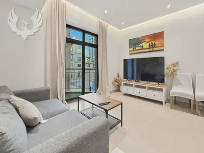 Large Layout | Furnished | Upgraded | Vacant May