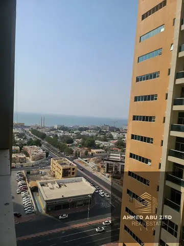 استمتع بالعيش في شقة مفروشة بالكامل بموقع مميز في أبراج عجمان ون