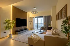 Spacious Elegant 3BR Urban Retreat with Scenic View