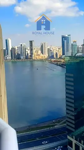 فرصة سكنية واستثمارية – شقة واسعة مع بلكونة وموقف