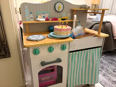 toy: kitchen with utensils