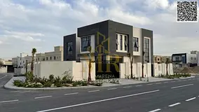 Luxury villa in Al Yasmin – 5 master bedrooms with pool and spacious area, price includes registra