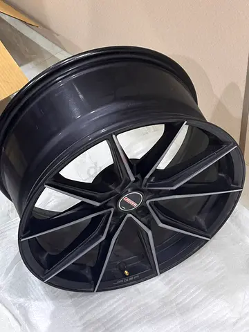 Lenso  black rims 18’