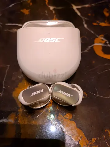 Bose true wireless earbuds (white) with charging case — used, good condition