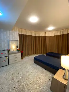 EXECUTIVE LADIES BEDSPACE ON SHEIKH ZAYED ROAD NEAR DIFC-FINANCIAL CENTER METRO JUST HALF MIN WALK