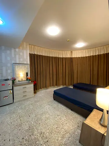 EXECUTIVE LADIES BEDSPACE ON SHEIKH ZAYED ROAD NEAR DIFC-FINANCIAL CENTER METRO JUST HALF MIN WALK