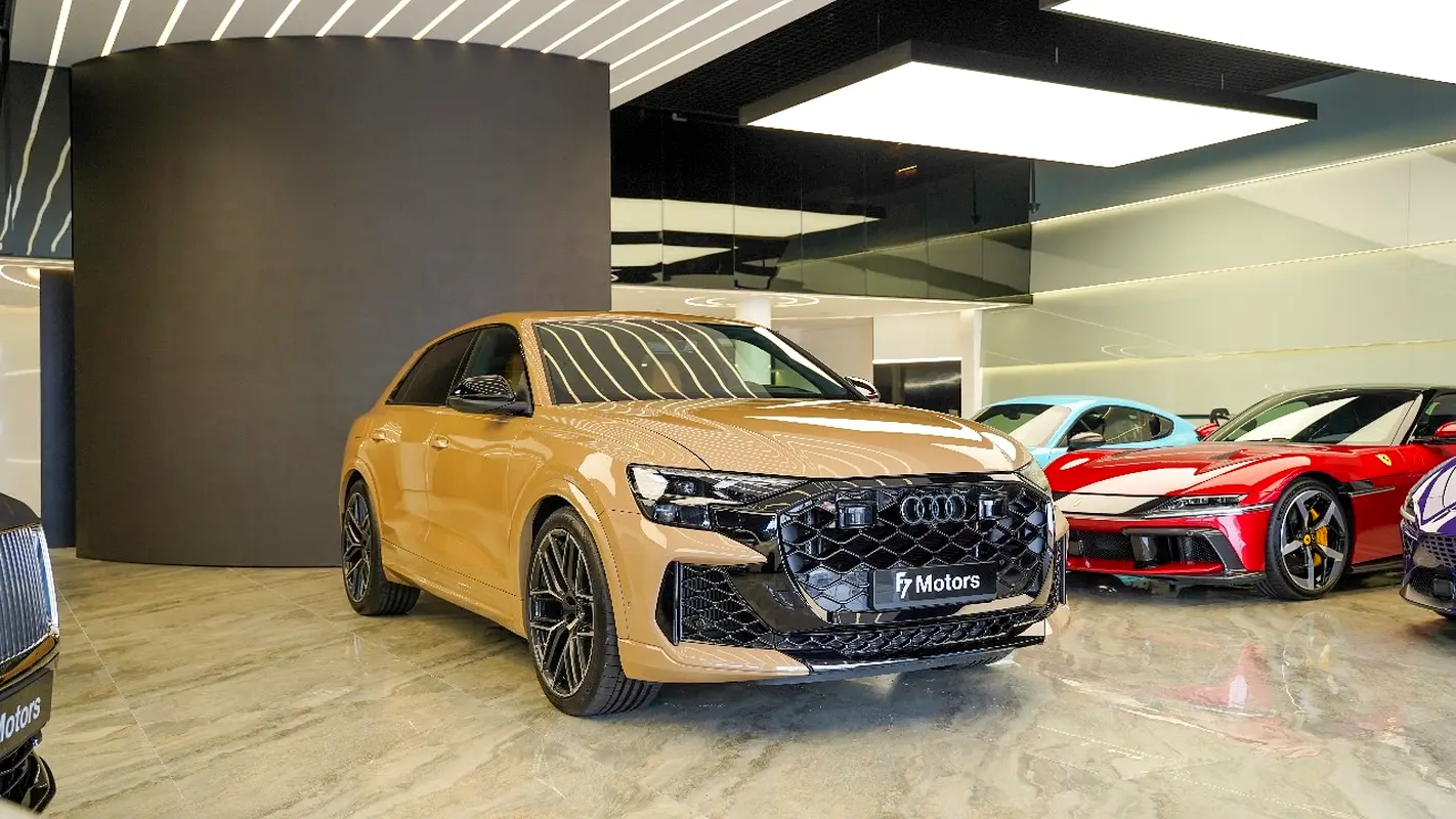 Audi RS Q8 2025 — photo 1 of 17