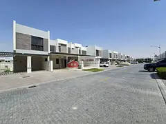 READY TO MOVE IN NEAR TO COMMUNITY 3 BEDROOM+MAID!