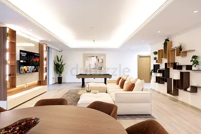 Private room in a luxury Co-living in Business bay - 6 min walk from metro