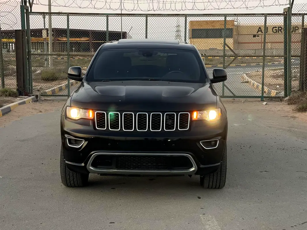 Jeep Grand Cherokee 2020 — photo 1 of 12