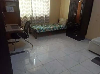 Furnished  BIG Room for Lady or Couple near Lulu Main Bus Station Town Center