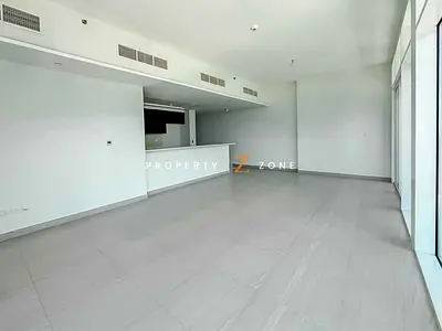 Spacious Unit | Close to Metro