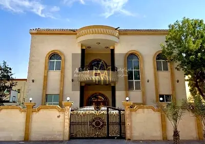 فيلا فاخرة مع مسبح و بموقع مميز قريب من المسجد و الخدمات
