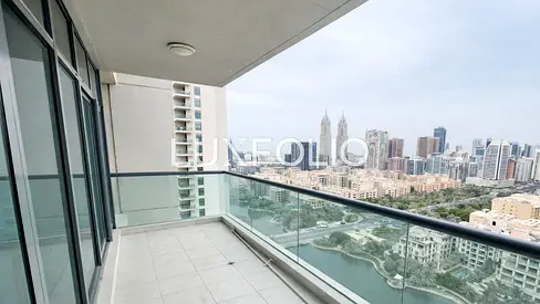 1 Bedroom | Full lake views | Mid floor