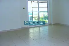 Furnished studio | with parking | Available