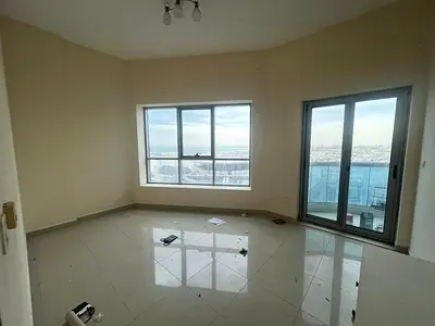 اجمل واكبر غرفتين وصاله بالخان\2بلكونه\اجمل اطلاله بحريه\باركين مجاني\جيم\موزع\موقع مميز علي مخرج دبي