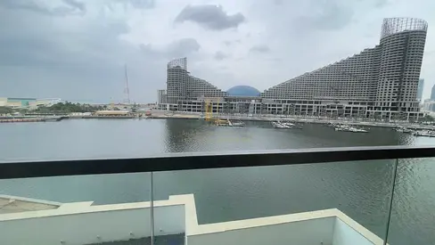 🌟 للبيع  شقة أول ساكن في جزيرة مريم – بناية كريستال 2! 🌟