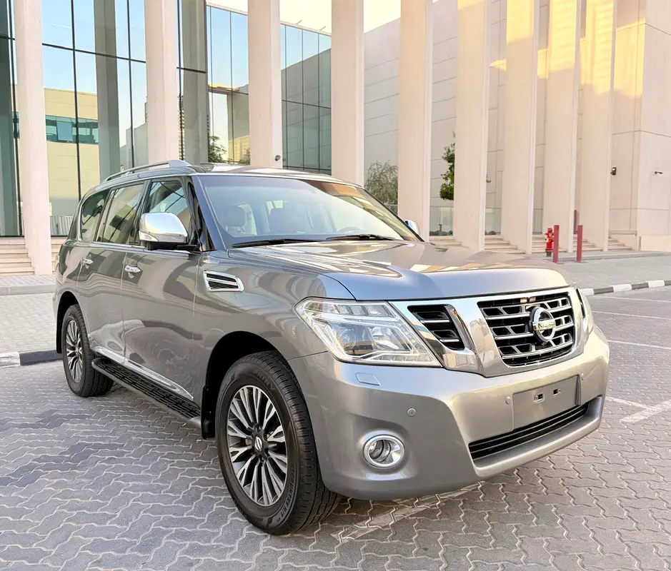 Nissan Patrol 2017 — photo 1 of 16