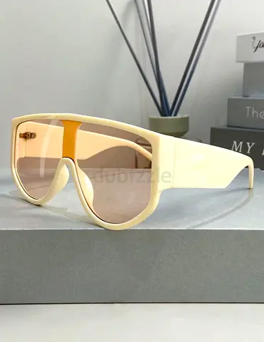 SHEIN Fashion Retro Sunglasses and Cap (Unisex)