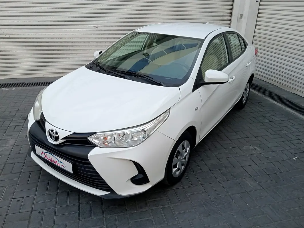 Toyota Yaris 2022 — photo 1 of 6