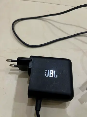 JBL power adopter type c (musaffah Abu Dhabi )