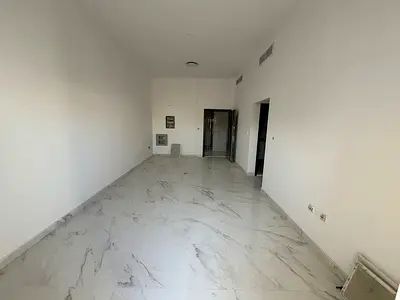 شقة غرفة وصالة أول ساكن في المويهات بلكونة و2 حمام | تكييف مركزي | 35 ألف