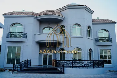 FURNISHED LUXURY | PRIME LOCATION| SERVICE BLOCK