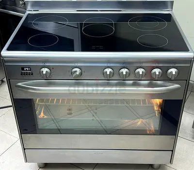 Smeg five burner cooker electric ceramic 90cm price 1600