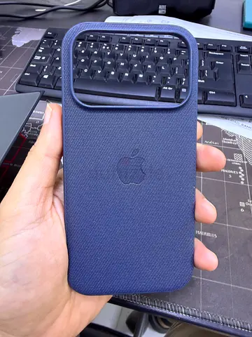 Apple iphone 17 pro techwoven case