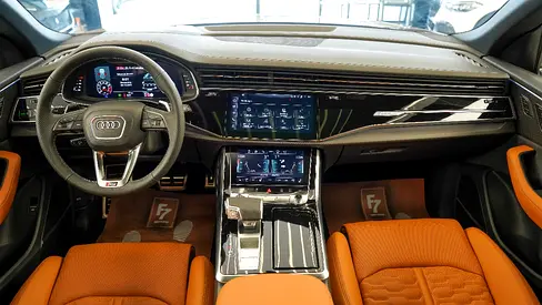 صورة 4 لـ 2025 AUDI RS Q8