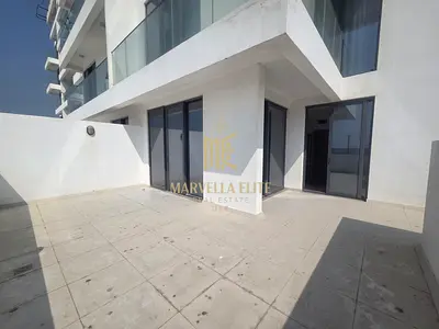 WATERFRONT LIVING | READY TO MOVE IN I FREEHOLD | SEA VIEW | HIGH ROI