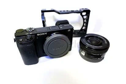 Sony A6400 + Lens + Cage | 4K Vlogging Camera | Excellent Condition
