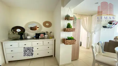 2bhk For sale cash Closed kitchen with garden view