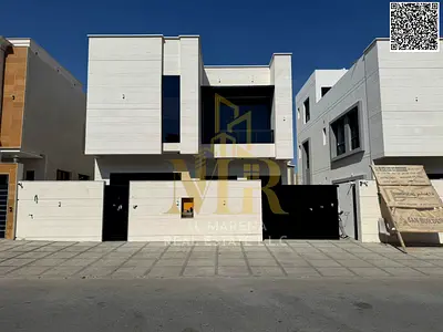 Luxury villa behind the mosque and mall in Al Yasmin – 6 master bedrooms with a roof terrace and an unparalleled location