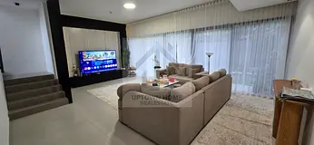 3 Bedrooms | midd | FOR RENT