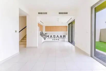 Vacant | Single Row | Bright and Spacious Layout