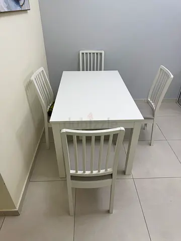 IKEA Extendable Dining Table + 4 Chairs – Excellent Condition