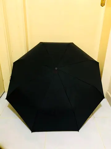 🌪️ Fulton “Hurricane” Folding Umbrella – Black