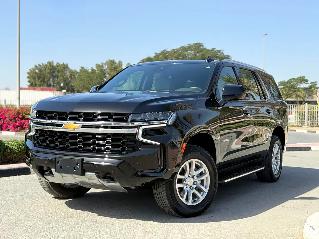 Chevrolet Tahoe 2023 — photo 1 of 14