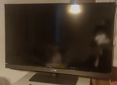 TV 42 Toshiba screen ( not smart TV) - new never used