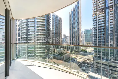 Exclusive I Fountain View I Vacant I Furnished