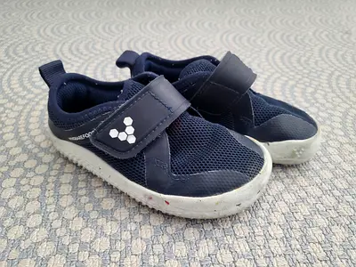 Toddler barefoot trainers EU 22 - UK 5