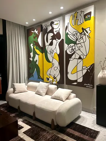 Stylish Modern Sofa in Neutral Tone